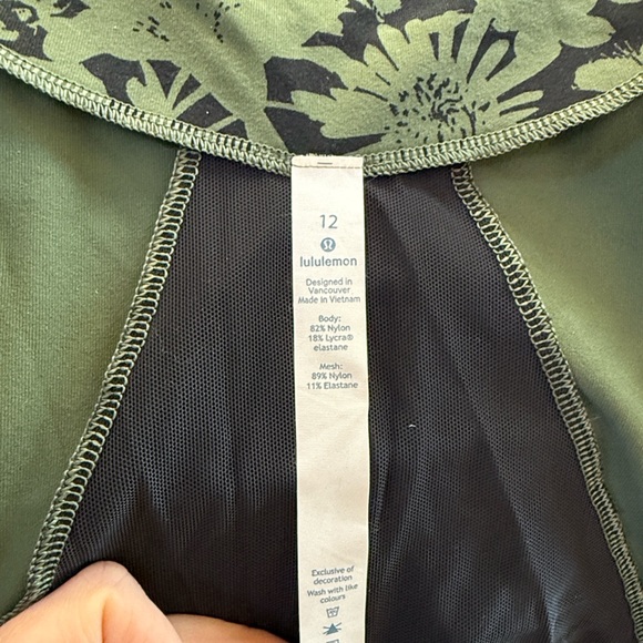 lululemon sz 12 Define Jacket Efflorescent Barracks Green Black - Picture 8 of 8